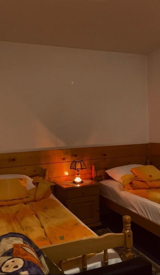 Bed And Breakfast Vila Lala Яхорина Екстер'єр фото